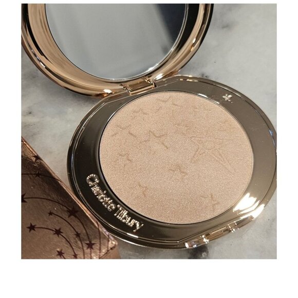 Charlotte Tilbury Glow Glide Face Architect Highlighter - Moonlit Glow - Picture 7 of 7